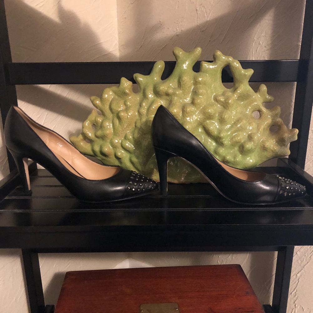 VANELi Ancyra Black Leather Heels W/ Studs sz 8.5 - Picture 3 of 7